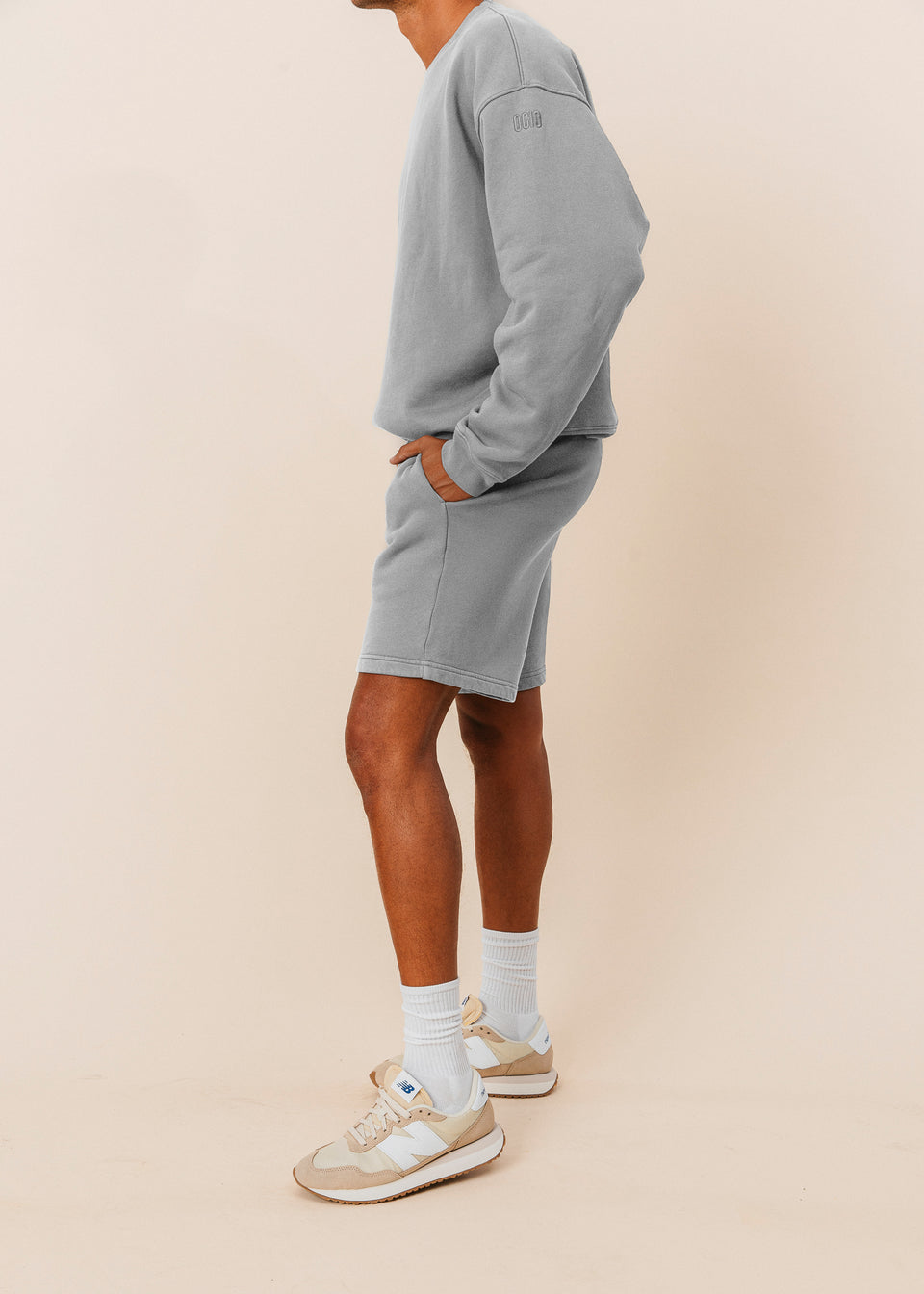 Everywhere Short in Ash