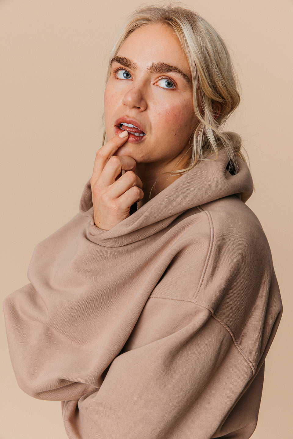 Oversized Hoodie in Fawn