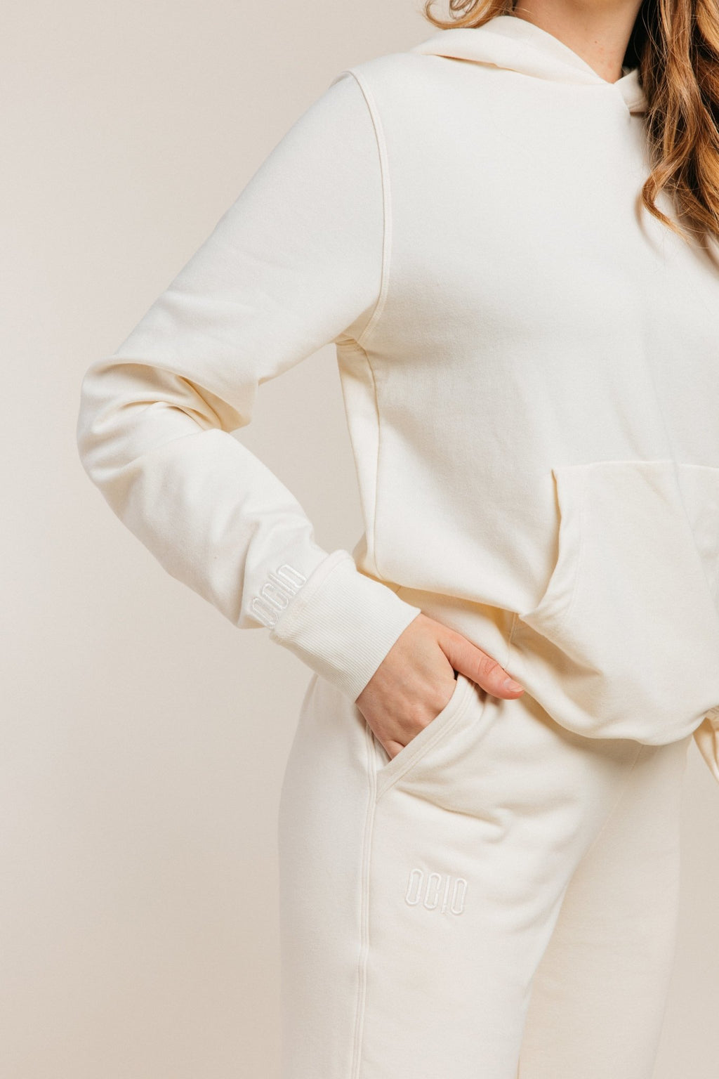 Classic Softcore Hoodie In Bone Ocio
