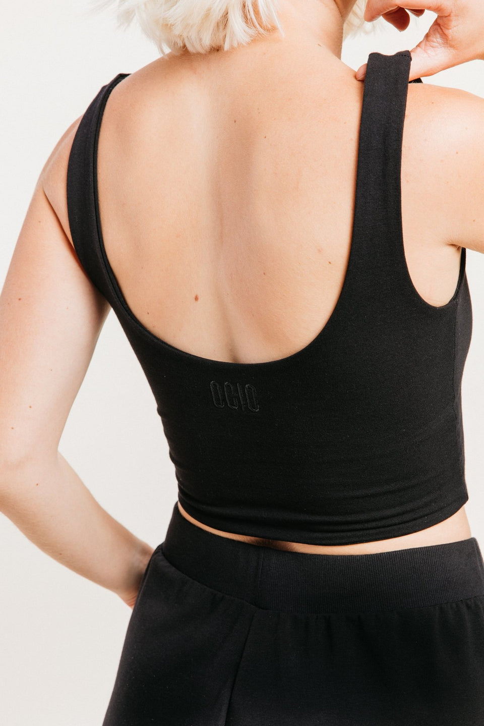 Double Scoop Tank in Black
